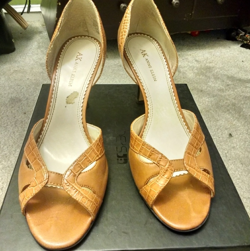 Shoe